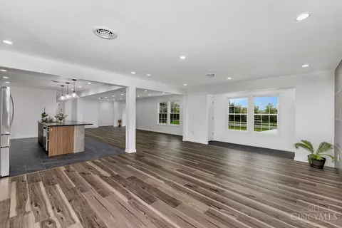 Living - 6247 Celeste Dr, Franklin, OH 45005 photo 6 of 8