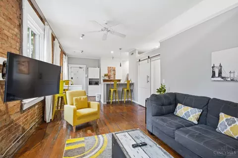 Living - 111 Thirteenth St, Cincinnati, OH 45202 photo 3 of 3