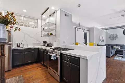 Kitchen - 111 Thirteenth St, Cincinnati, OH 45202 photo 2 of 7