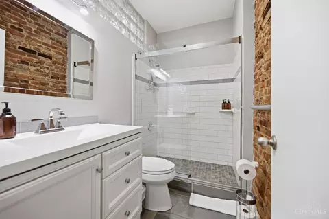 Bath - 111 Thirteenth St, Cincinnati, OH 45202 photo 1 of 2