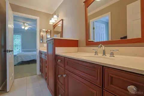 Bath - 7265 Timberknoll Dr, Cincinnati, OH 45242 photo 5 of 6
