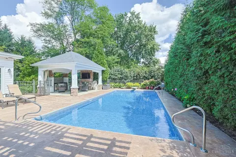 Exterior - 7265 Timberknoll Dr, Cincinnati, OH 45242 photo 6 of 12