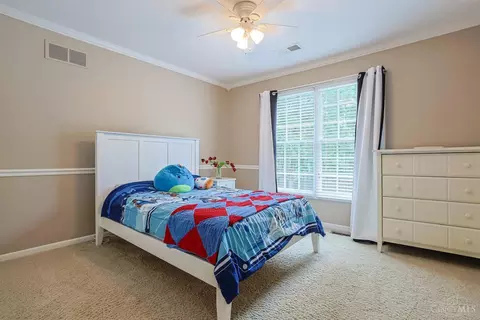 Bedroom - 7265 Timberknoll Dr, Cincinnati, OH 45242 photo 4 of 4