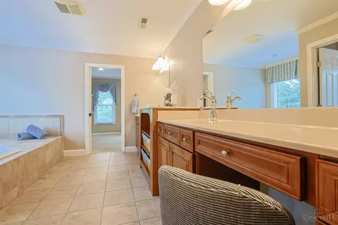Bath - 7265 Timberknoll Dr, Cincinnati, OH 45242 photo 1 of 6