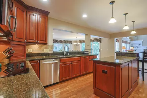 Kitchen - 7265 Timberknoll Dr, Cincinnati, OH 45242 photo 3 of 3