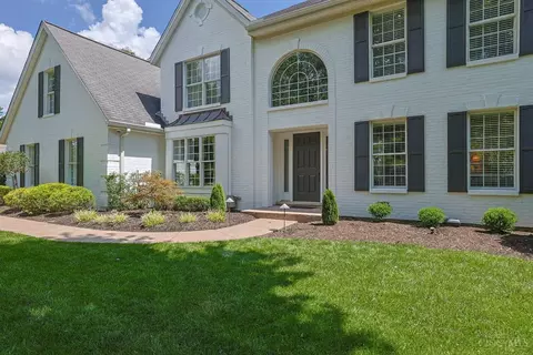 Exterior - 7265 Timberknoll Dr, Cincinnati, OH 45242 photo 2 of 12