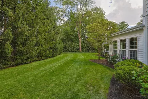 Exterior - 7265 Timberknoll Dr, Cincinnati, OH 45242 photo 5 of 12
