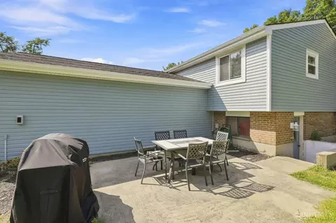 Exterior - 98 Waxwing Dr, Reading, OH 45236 photo 3 of 10