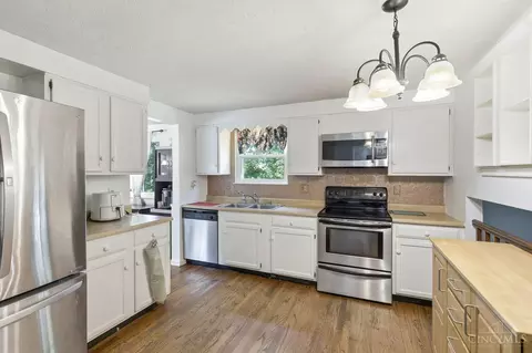 Kitchen - 98 Waxwing Dr, Reading, OH 45236 photo 1 of 2