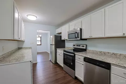 Kitchen - 716 Cranford Dr, Forest Park, OH 45240 photo 2 of 3