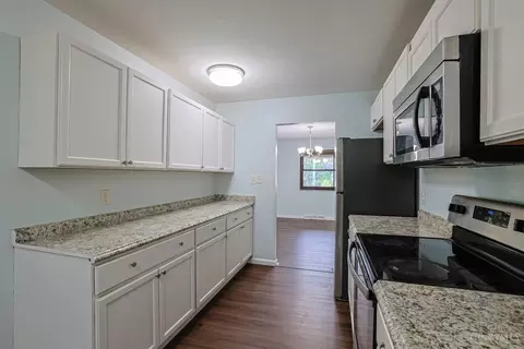 Kitchen - 716 Cranford Dr, Forest Park, OH 45240 photo 3 of 3