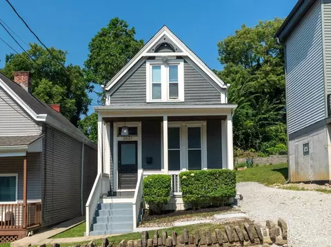 2621 Hackberry St, Cincinnati, OH 45206