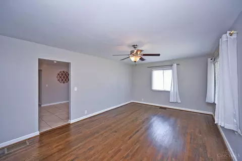 Living - 3919 Belfast Ave, Cincinnati, OH 45236 photo 8 of 10