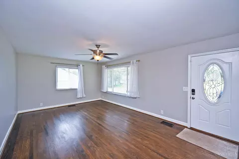 Living - 3919 Belfast Ave, Cincinnati, OH 45236 photo 1 of 10