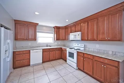 Kitchen - 3919 Belfast Ave, Cincinnati, OH 45236 photo 2 of 4