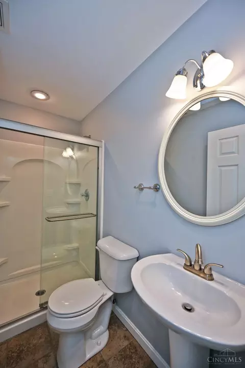 Bath - 3919 Belfast Ave, Cincinnati, OH 45236 photo 4 of 5