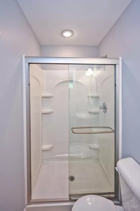 Bath - 3919 Belfast Ave, Cincinnati, OH 45236 photo 5 of 5