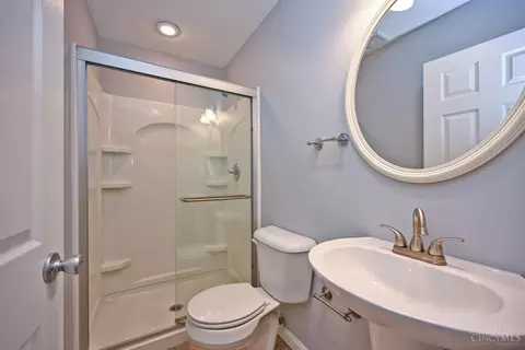Bath - 3919 Belfast Ave, Cincinnati, OH 45236 photo 3 of 5