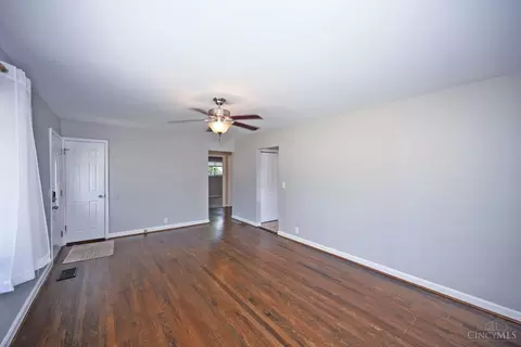 Living - 3919 Belfast Ave, Cincinnati, OH 45236 photo 7 of 10