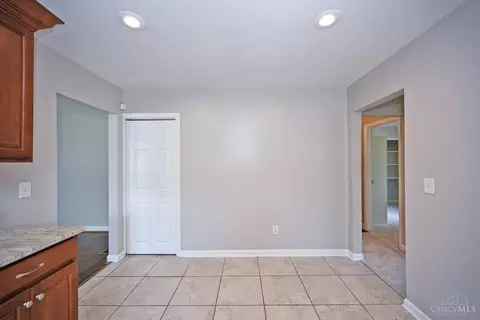 Entry Way - 3919 Belfast Ave, Cincinnati, OH 45236 photo 1 of 1