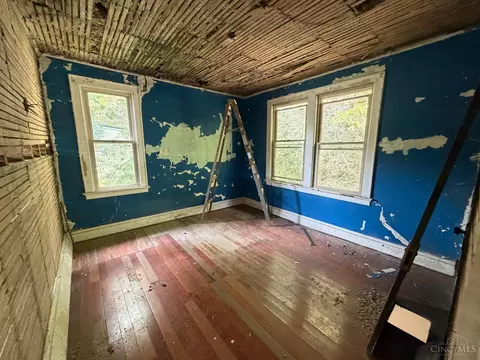 Bedroom - 660 Steiner Ave, Cincinnati, OH 45204 photo 4 of 4