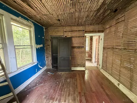 Bedroom - 660 Steiner Ave, Cincinnati, OH 45204 photo 3 of 4