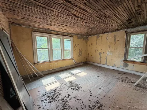 Bedroom - 660 Steiner Ave, Cincinnati, OH 45204 photo 2 of 4