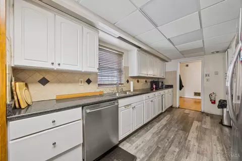 Kitchen - 6325 Elm View Pl, Cincinnati, OH 45216 photo 2 of 3