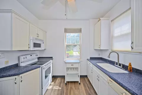 Kitchen - 141 Nansen St, Cincinnati, OH 45216 photo 2 of 11