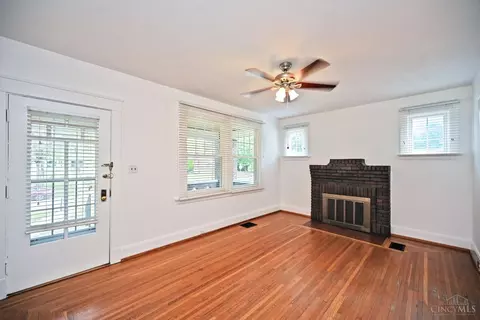 Living - 141 Nansen St, Cincinnati, OH 45216 photo 1 of 13