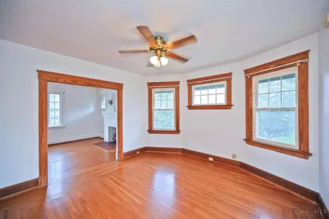 Living - 141 Nansen St, Cincinnati, OH 45216 photo 11 of 13