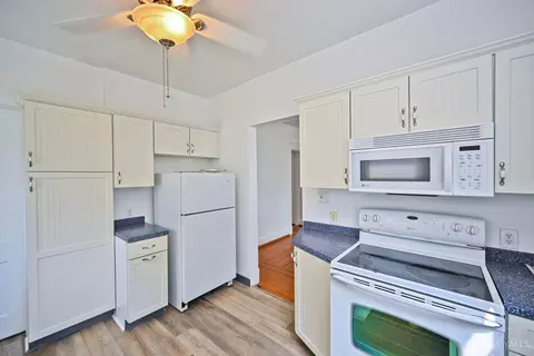 Kitchen - 141 Nansen St, Cincinnati, OH 45216 photo 4 of 11