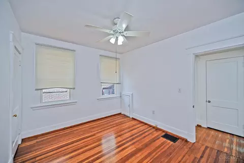 Bedroom - 141 Nansen St, Cincinnati, OH 45216 photo 3 of 10