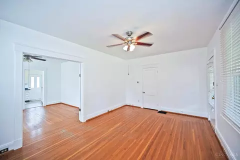 Living - 141 Nansen St, Cincinnati, OH 45216 photo 4 of 13