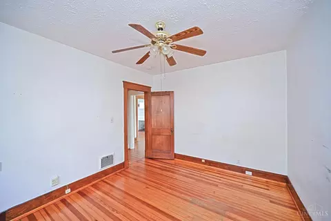 Bedroom - 141 Nansen St, Cincinnati, OH 45216 photo 6 of 10