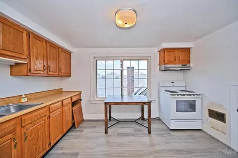 Kitchen - 141 Nansen St, Cincinnati, OH 45216 photo 9 of 11