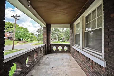 Exterior - 141 Nansen St, Cincinnati, OH 45216 photo 6 of 11