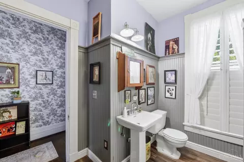 Bath - 1505 Aster Pl, Cincinnati, OH 45224 photo 2 of 4