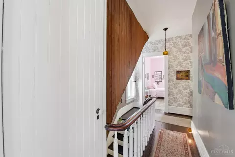 Entry Way - 1505 Aster Pl, Cincinnati, OH 45224 photo 7 of 10