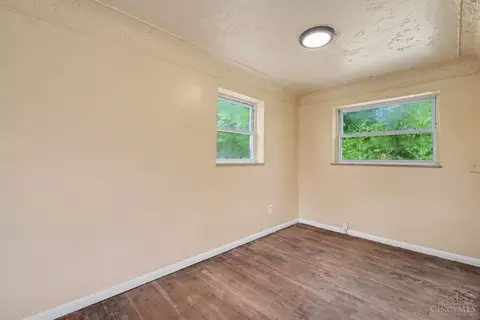 6100 Fordham Pl, Cincinnati, OH 45213 photo 3