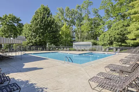 Exterior - 3486 Forestoak Ct, Cincinnati, OH 45208 photo 6 of 8