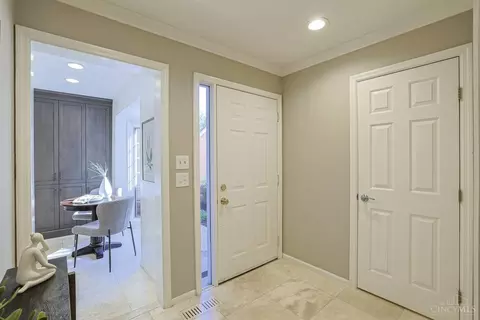 Entry Way - 3486 Forestoak Ct, Cincinnati, OH 45208 photo 1 of 4