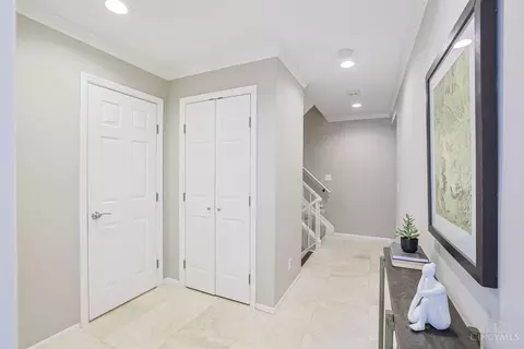 Entry Way - 3486 Forestoak Ct, Cincinnati, OH 45208 photo 2 of 4