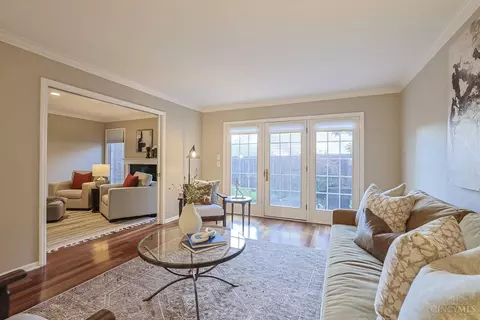Living - 3486 Forestoak Ct, Cincinnati, OH 45208 photo 3 of 5