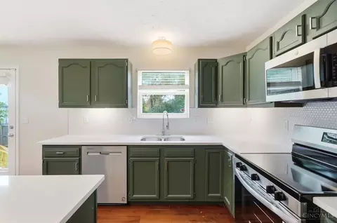 Kitchen - 8427 Gettysburg Ln, Hamilton Township, OH 45039 photo 3 of 4