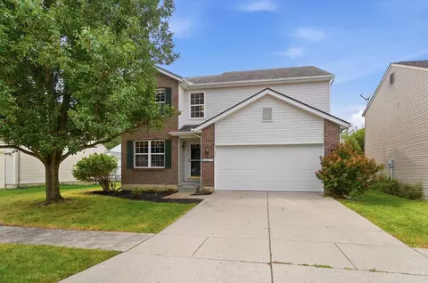 Exterior - 8427 Gettysburg Ln, Hamilton Township, OH 45039 photo 2 of 8