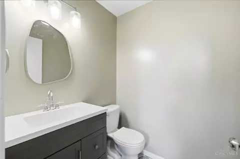Bath - 8427 Gettysburg Ln, Hamilton Township, OH 45039 photo 1 of 7