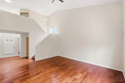 Living - 8427 Gettysburg Ln, Hamilton Township, OH 45039 photo 2 of 4