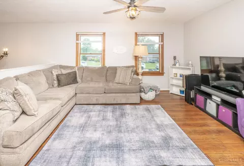 Living - 744 Stuart Ln, Cincinnati, OH 45245 photo 1 of 3
