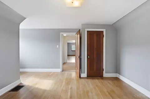 Bedroom - 4056 Mcfarran Ave, Cheviot, OH 45211 photo 5 of 7